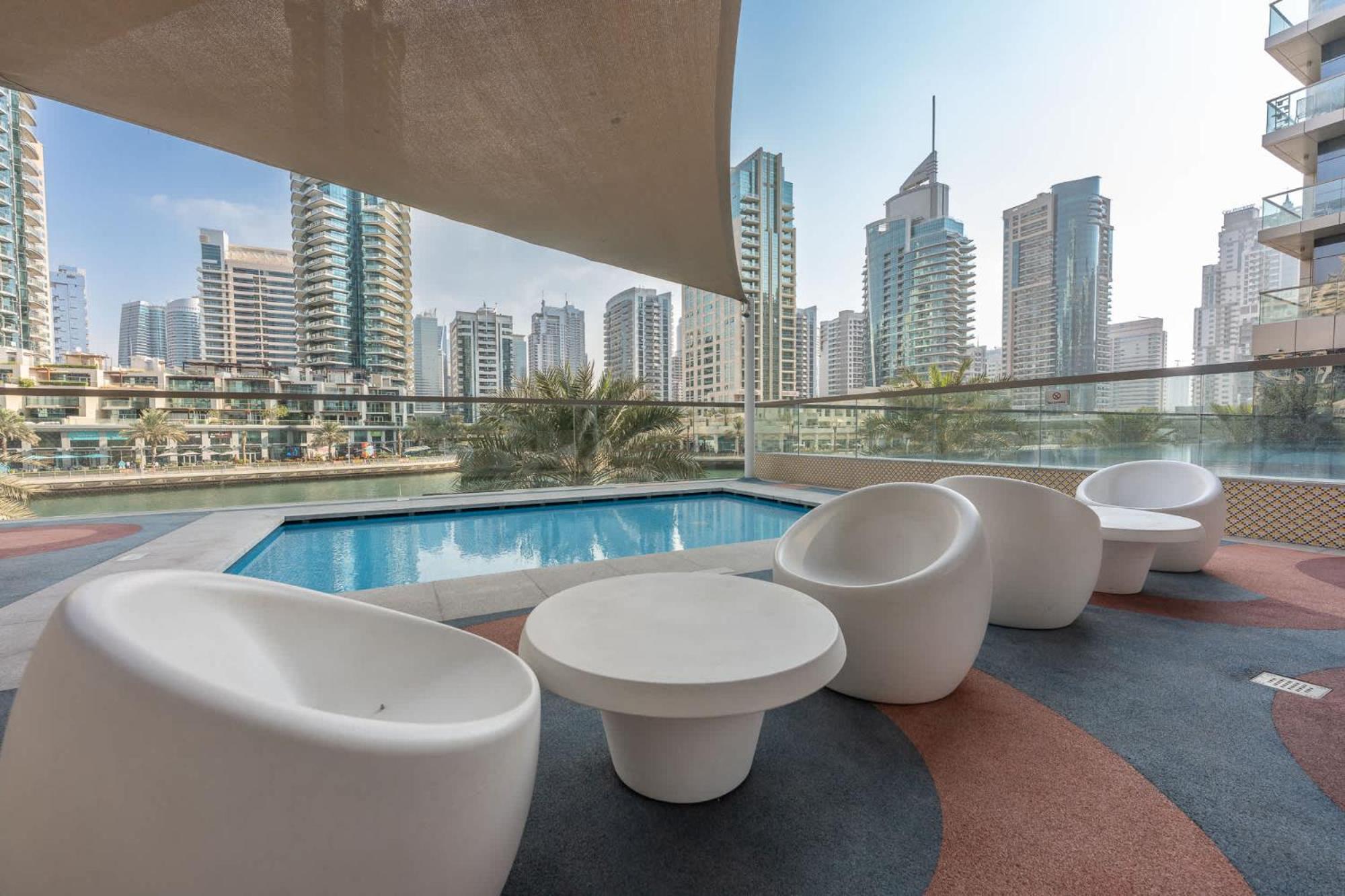 Astonishing 1 Bedroom Flat In No 9 Tower Marina Apartment *