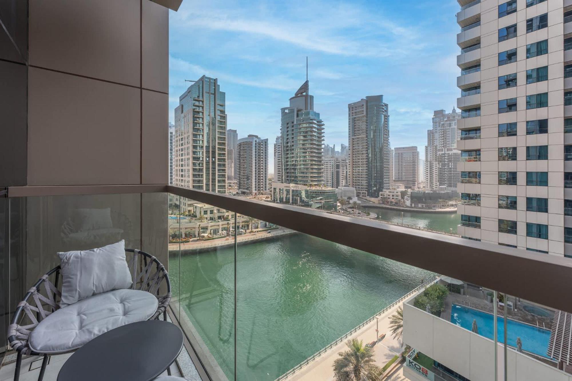 Astonishing 1 Bedroom Flat In No 9 Tower Marina *