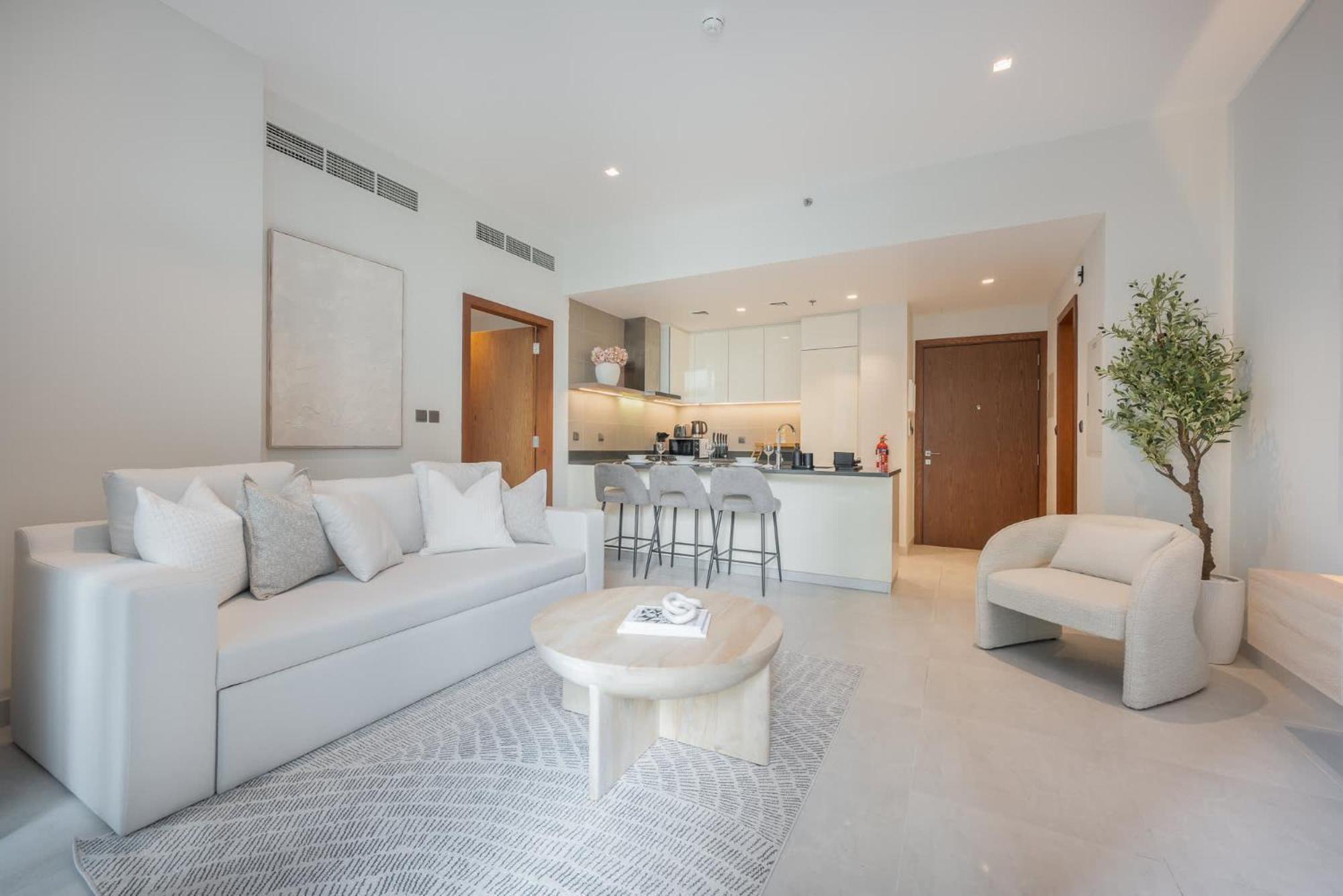 Astonishing 1 Bedroom Flat In No 9 Tower Marina