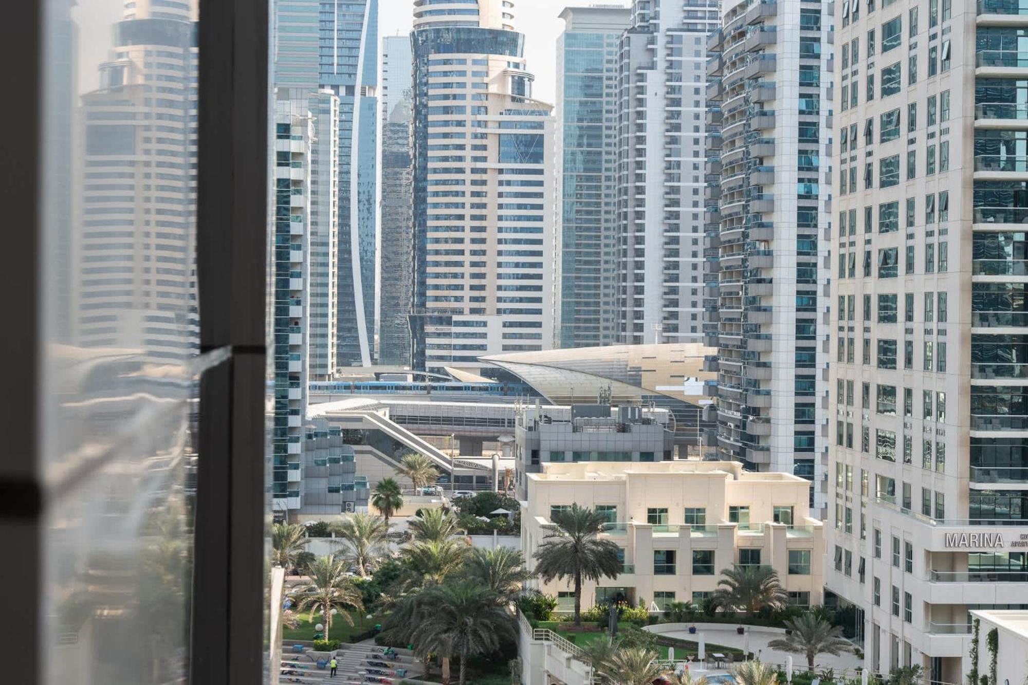 Astonishing 1 Bedroom Flat In No 9 Tower Marina *