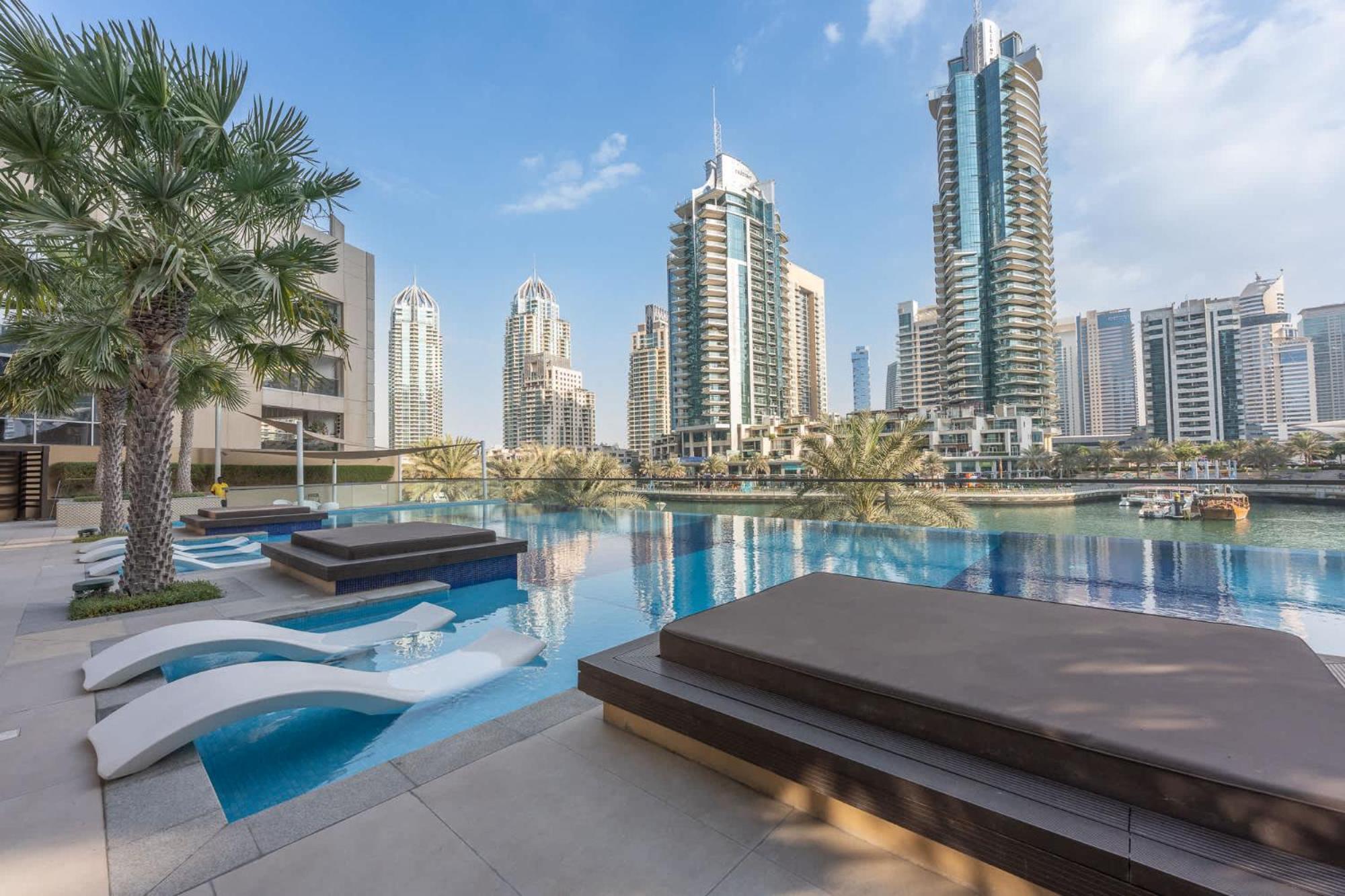 Astonishing 1 Bedroom Flat In No 9 Tower Marina